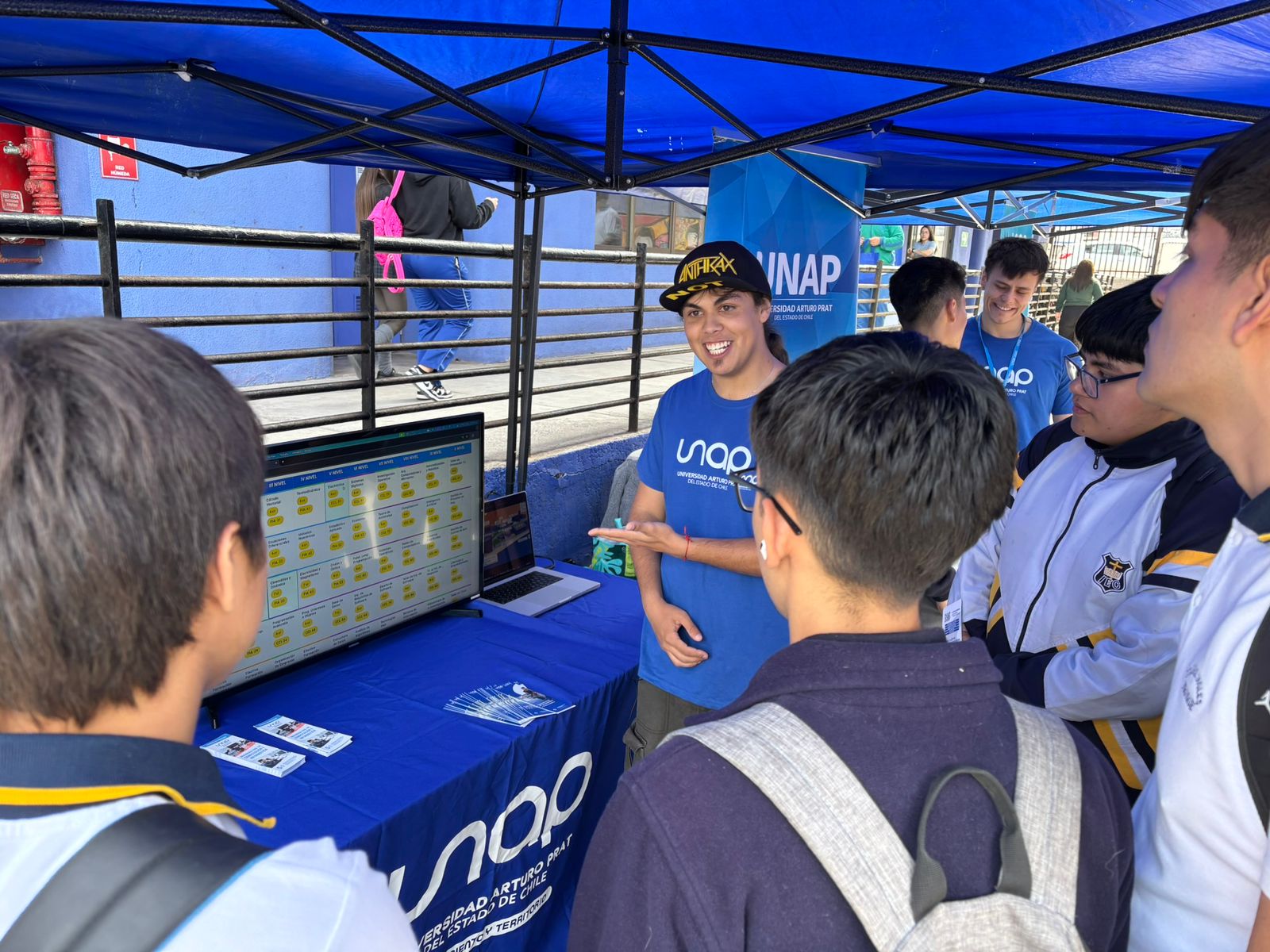 Ingeniería Civil en Computación e Informática presente en Casa Abierta UNAP 2025